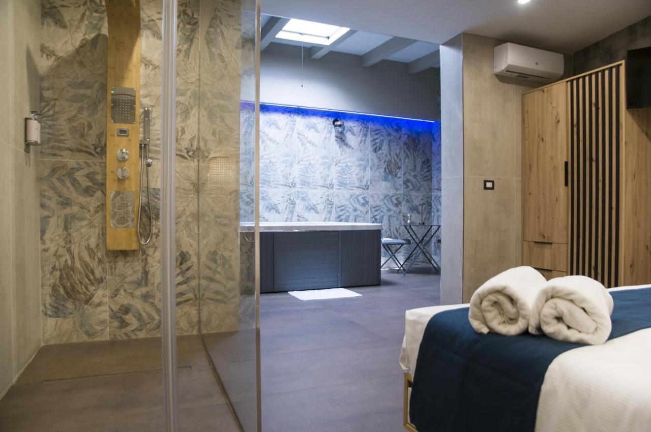 Suite 18 Luxury Apartments Bari Exterior foto