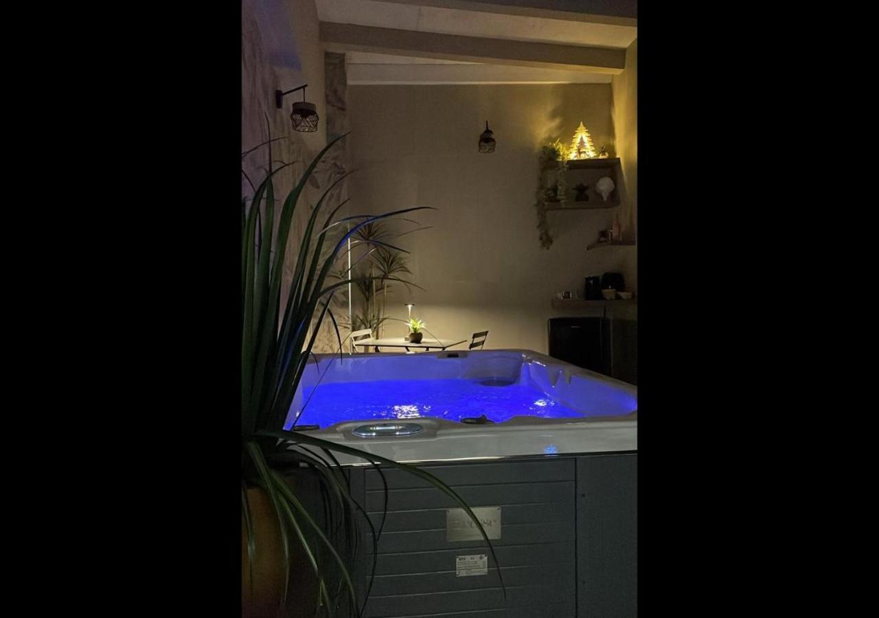 Suite 18 Luxury Apartments Bari Exterior foto